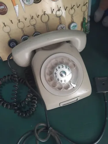 Telefone antigo