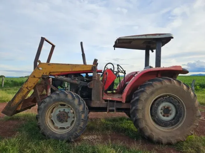 Trator Massey Fergunson 5285 (85cv) - 2006 - Com conjunto frontal - Lâmina - Bom Jardim GO