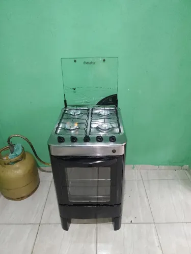 Vende-se fogão esmalte funcionando as 4 bocas e forno perfeitamente