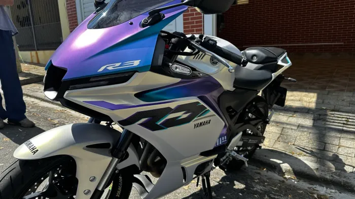 Yamaha R3 Conected