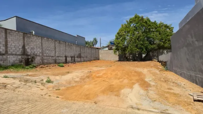 Terreno 400m² Arniqueiras em condomínio pronto