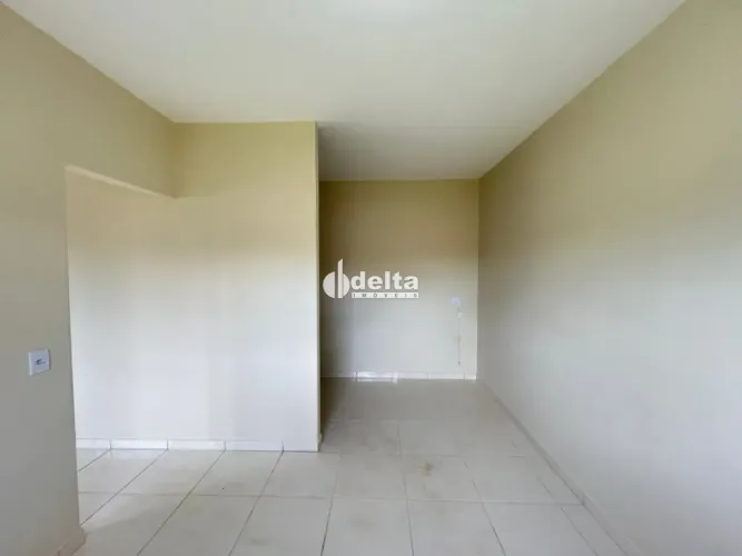 Casa residencial com 2 quartos disponível para locação no bairro Novo Mundo em Uberlândia-