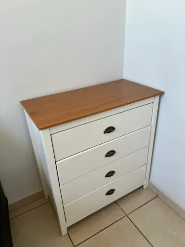 Cômoda de Madeira