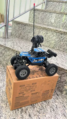 Carrinho de Controle Remoto Off-Road Sneak Monster 1:18 Bateria Recarregável