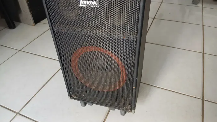 Caixa som acústico lenoxx detalhe *