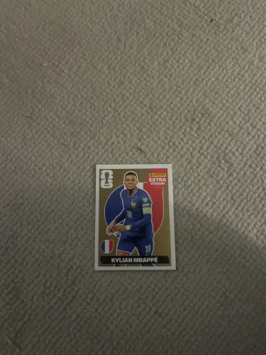 Figurinha legend gold do kylian Mbappe