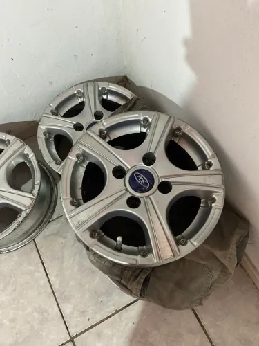 Rodas 13 Ford