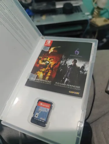 Jogo Nintendo Swith Resistent Evil 4 Triple Pac (Colecionador)