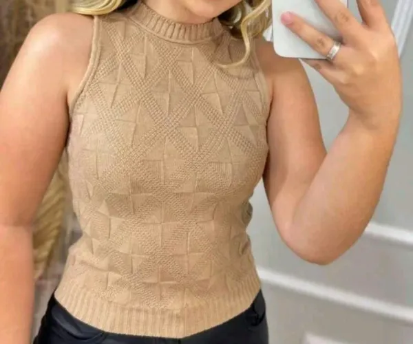 Blusa gola alta bege 