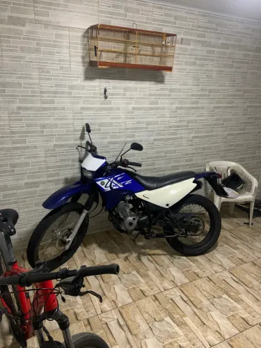 Vendo xtz 125 com partida conservada e em dias