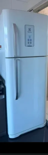 Geladeira Electrolux 433L com defeito