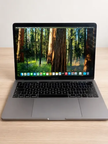 MacBook Pro 13? 2019 i5 8GB 128GB Touch Bar Space Gray
