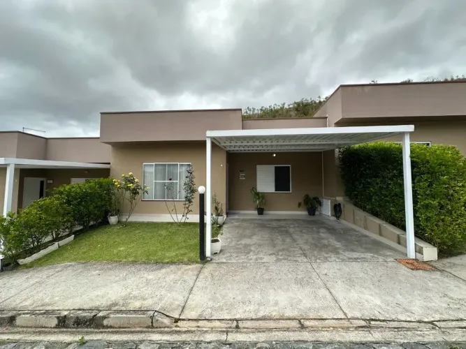 Casa à venda em condomínio fechado, cidade de Guararema/SP