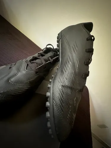 Chuteira Adidas Predator Society tam. 43