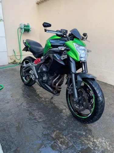 Kawasaki ER-6N 2013 - Impecável