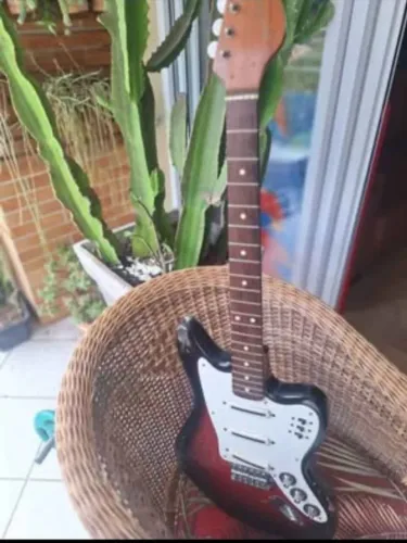 Guitarra Giannini Supersonic anos 60