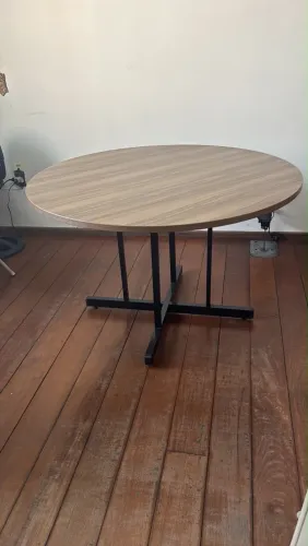Mesa industrial para reunião em excelente estado
