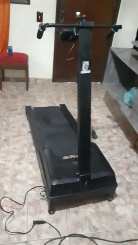 Esteira de  fazer  exercício físico 