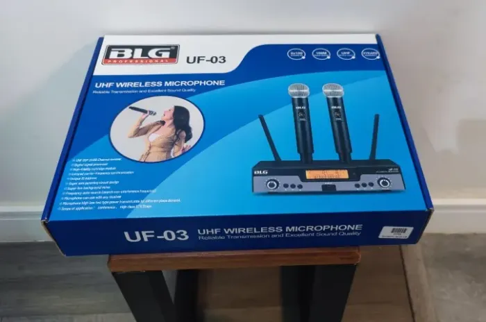 Kit Microfone sem fio BLG - Modelo UF03 - Novo.