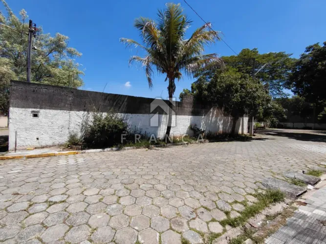 TERRENO - VILA MARTENEZ