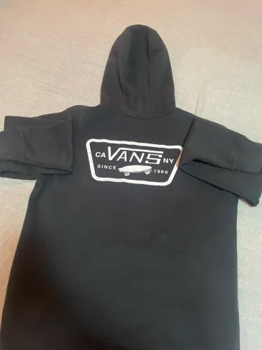 casaco preto vans
