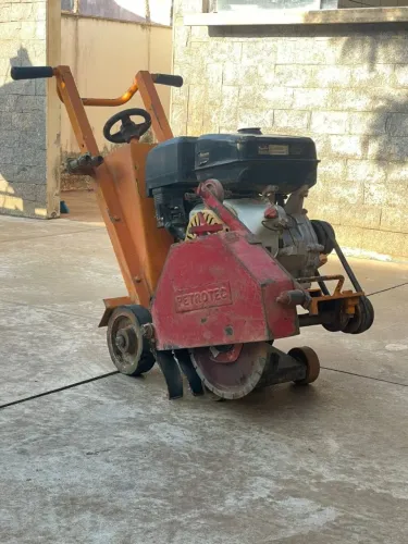 Cortadora de Concreto Petrotec -- Motor 15 HP