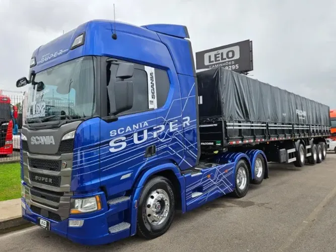 Scania R460 super 6x2 Ano 2024 Teto Alto Automático + 4 Eixo Graneleiro Facchini 14.00 mts