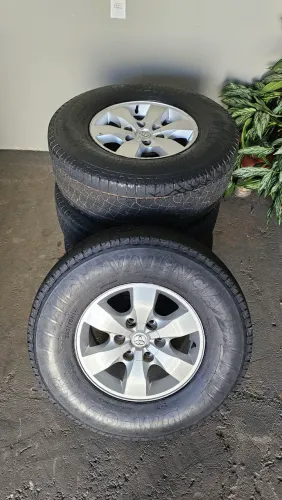 KIT RODAS E PNEUS ARO 16", SEIS FUROS: 265/70-R16 