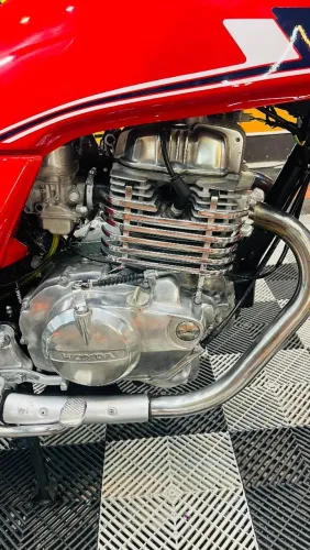 CB 400 83 impecável