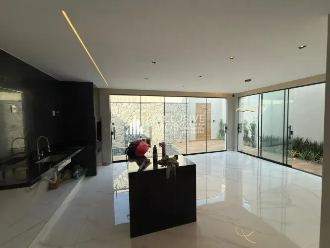LINDA CASA A VENDA NO CONDOMÍNIO ARBRE