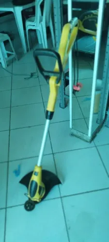 Roçadeira Elétrica Aparador de Grama 1000w marca Vonder 220V - Pouco Usada