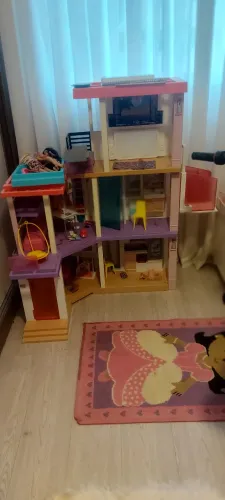 Casa da barbie com elevador. 