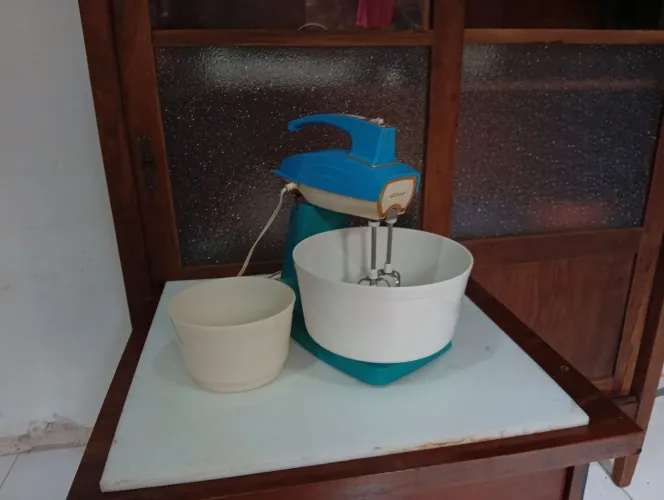 batedeira de bolo manual walita antiga