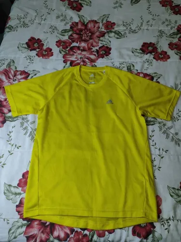 Camiseta Esportiva Adidas Amarela - Original (Tam. P/M)