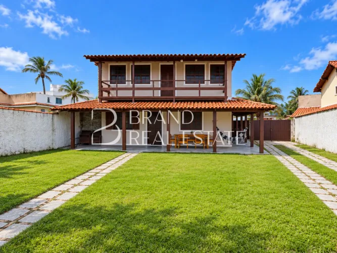 Casa na beira da Praia de Guaratiba.