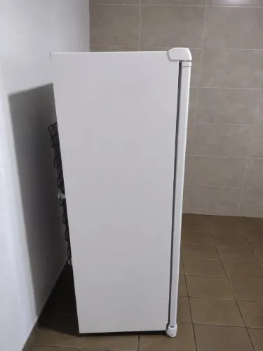 Vende-se geladeira. Consul totalmente conversada. Tem conversa no valor