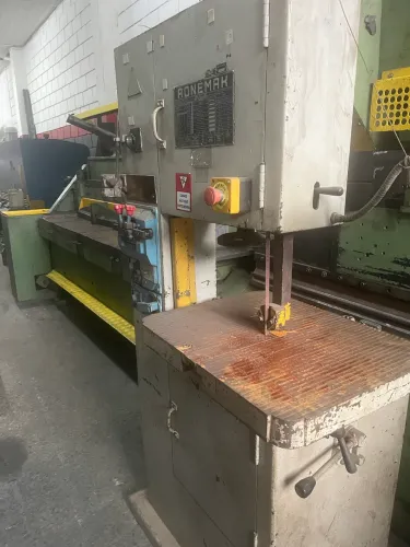 Serra fita Vertical Ronemak excelente com soldador 