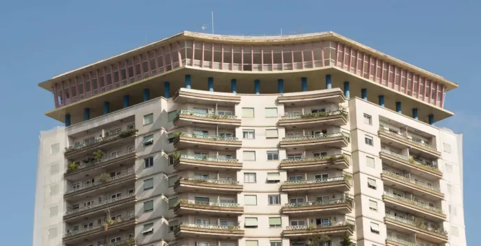 Edifício Viadutos, andar alto com 2 sacadas.!