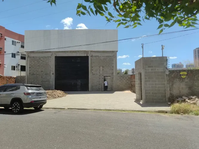 Galpão comercial na zona leste de Teresina, prox. Av João XXIII, 280,00 M²