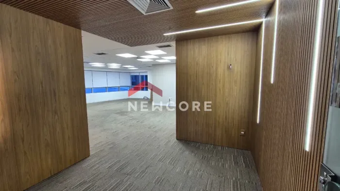 Sala comercial em Avenida José de Sousa Campos - Cambuí - Campinas/SP