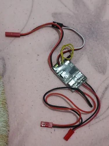 Esc Brushed 20A 2S para 2 motores 