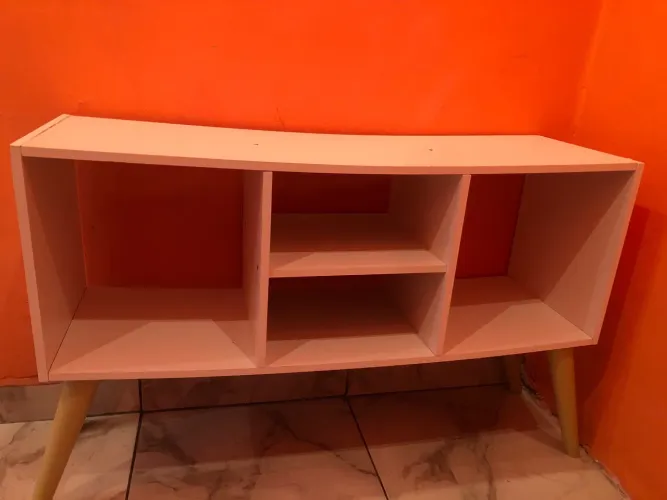 Rack prateleira branca.