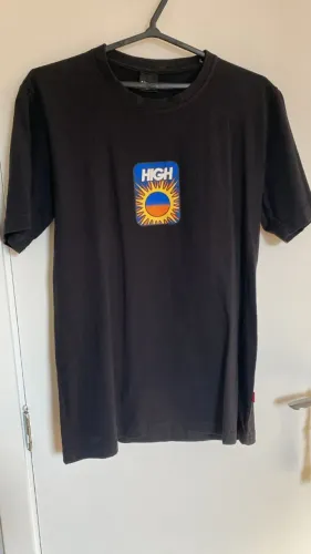 Camiseta High Company Sun Logo Preta - Tamanho M