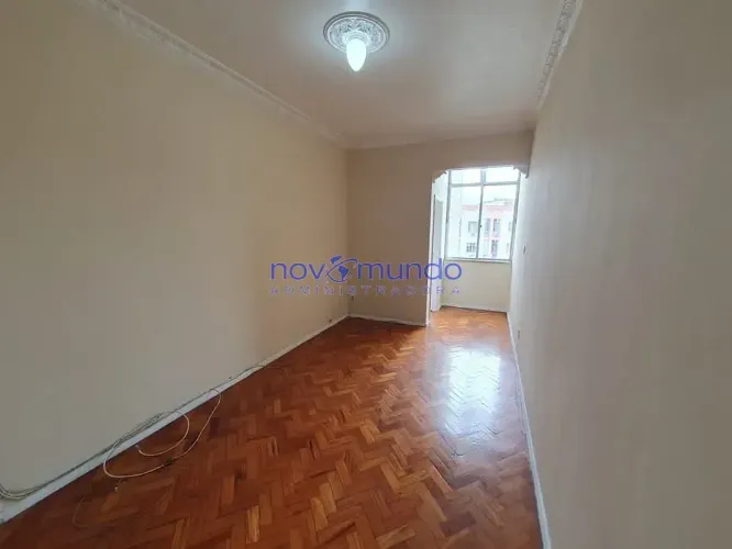 EXCELENTE APARTAMENTO DOIS QUARTOS COM VAGA NO MARACANÃ