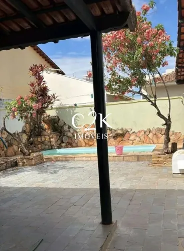 Casa de alto padrão com lazer completo e garagem para 6 carros - Jardim America