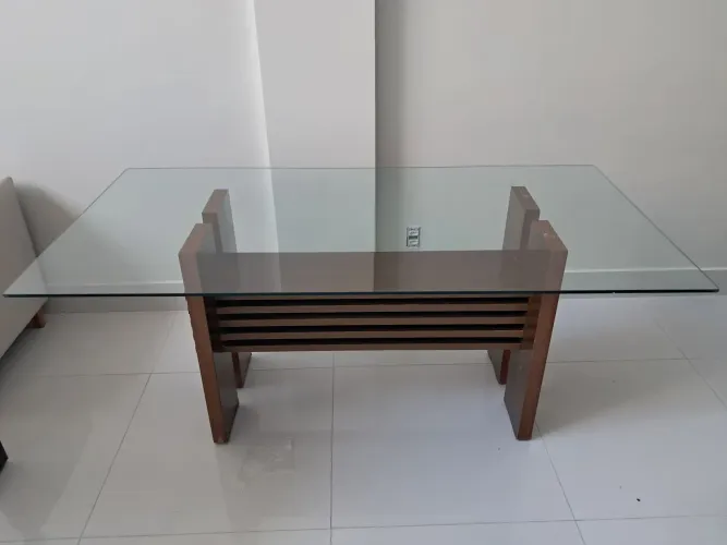 Mesa de Jantar 6 Lugares (1,80m x 0,90m) - Tampo Vidro 10mm e Base Ripada