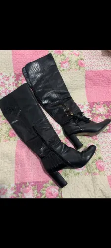 Bota de couro femenina