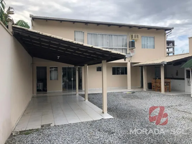 Sobrado à Venda em Morretes Itapema com 2 Quartos por R$1.300.000