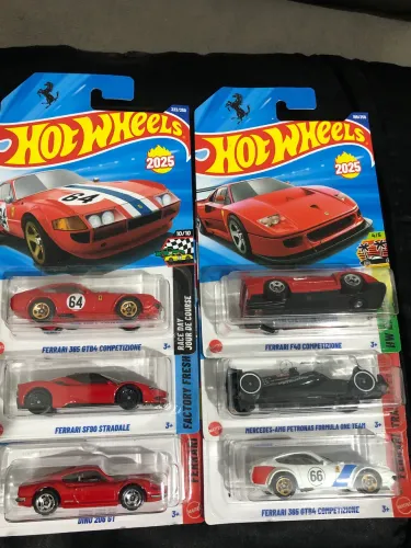 Kit Ferrari Carrinhos Hot Weels com 6 modelos