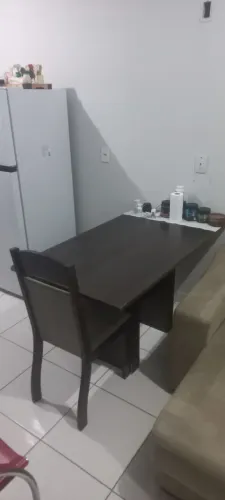 Mesa de jantar com 5 cadeiras